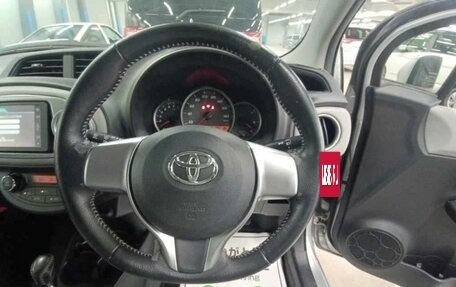 Toyota Vitz, 2011 год, 670 000 рублей, 10 фотография