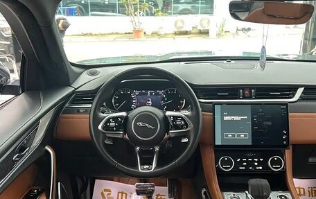 Jaguar F-Pace, 2023 год, 5 100 000 рублей, 10 фотография