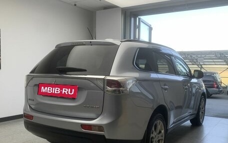 Mitsubishi Outlander III рестайлинг 3, 2012 год, 1 350 000 рублей, 4 фотография