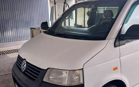 Volkswagen Transporter T5 рестайлинг, 2003 год, 1 050 000 рублей, 2 фотография