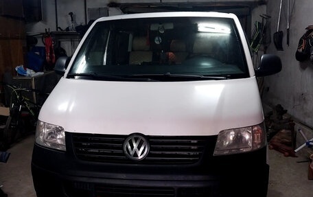 Volkswagen Transporter T5 рестайлинг, 2003 год, 1 050 000 рублей, 1 фотография