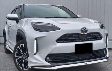 Toyota Yaris Cross, 2022 год, 1 280 000 рублей, 1 фотография
