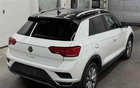 Volkswagen T-Roc I, 2021 год, 1 370 000 рублей, 5 фотография