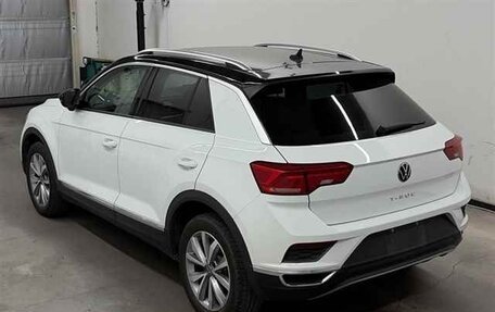 Volkswagen T-Roc I, 2021 год, 1 370 000 рублей, 4 фотография