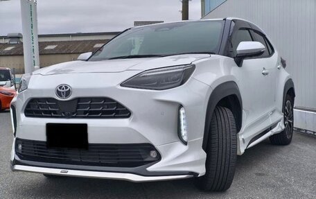 Toyota Yaris Cross, 2022 год, 1 280 000 рублей, 3 фотография