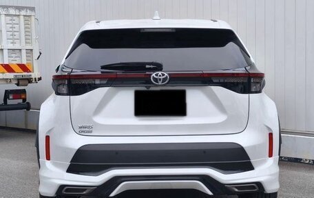 Toyota Yaris Cross, 2022 год, 1 280 000 рублей, 6 фотография