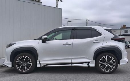 Toyota Yaris Cross, 2022 год, 1 280 000 рублей, 5 фотография