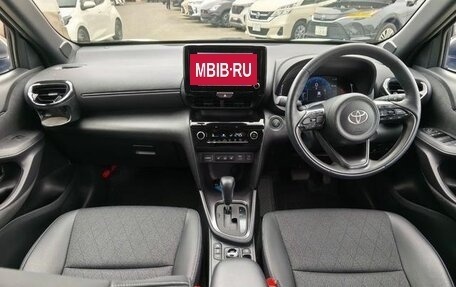 Toyota Yaris Cross, 2022 год, 1 280 000 рублей, 8 фотография