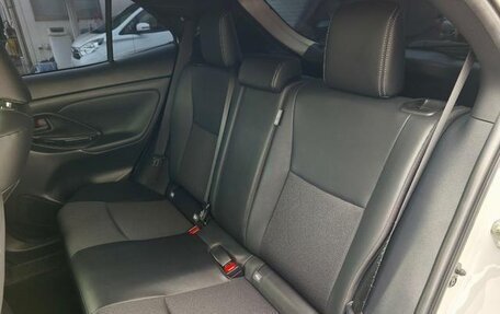 Toyota Yaris Cross, 2022 год, 1 280 000 рублей, 25 фотография