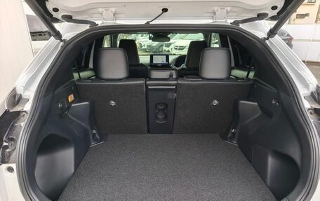 Toyota Yaris Cross, 2022 год, 1 280 000 рублей, 26 фотография