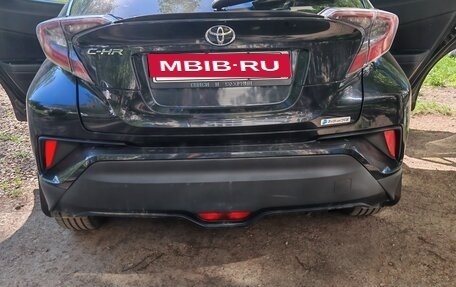 Toyota C-HR I рестайлинг, 2018 год, 2 000 000 рублей, 7 фотография