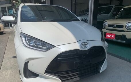 Toyota Yaris, 2022 год, 1 200 000 рублей, 1 фотография