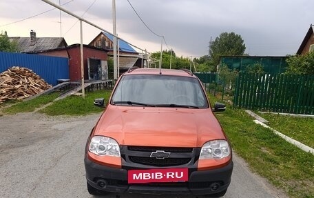 Chevrolet Niva I рестайлинг, 2011 год, 520 000 рублей, 2 фотография
