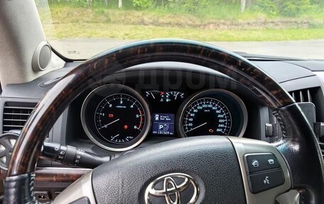 Toyota Land Cruiser 200, 2010 год, 3 300 000 рублей, 5 фотография