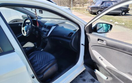 Hyundai Solaris II рестайлинг, 2015 год, 750 000 рублей, 11 фотография