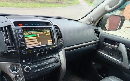 Toyota Land Cruiser 200, 2010 год, 3 300 000 рублей, 6 фотография