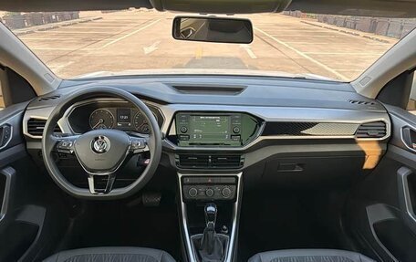 Volkswagen T-Cross I, 2023 год, 1 210 000 рублей, 11 фотография