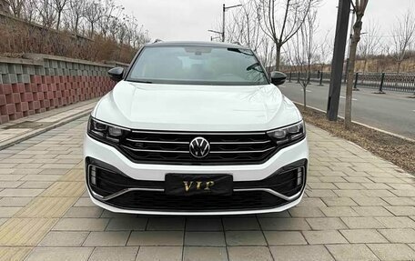 Volkswagen T-Roc I, 2023 год, 1 477 000 рублей, 2 фотография