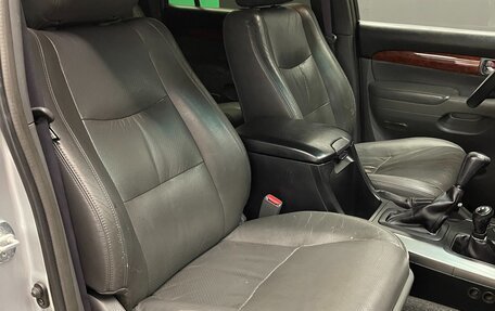 Toyota Land Cruiser Prado 120 рестайлинг, 2005 год, 2 250 000 рублей, 12 фотография