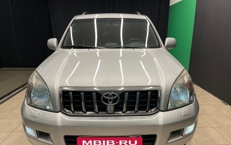 Toyota Land Cruiser Prado 120 рестайлинг, 2005 год, 2 250 000 рублей, 2 фотография