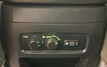 Toyota Land Cruiser Prado 120 рестайлинг, 2005 год, 2 250 000 рублей, 17 фотография