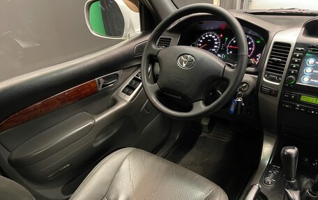 Toyota Land Cruiser Prado 120 рестайлинг, 2005 год, 2 250 000 рублей, 19 фотография