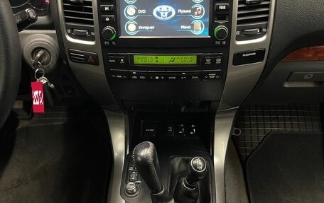 Toyota Land Cruiser Prado 120 рестайлинг, 2005 год, 2 250 000 рублей, 23 фотография