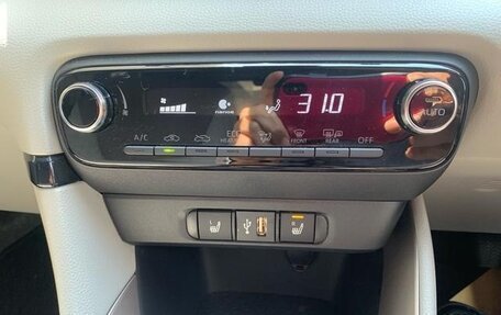 Toyota Yaris, 2022 год, 1 200 000 рублей, 13 фотография