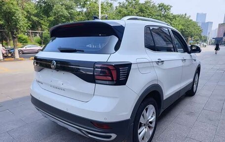 Volkswagen T-Cross I, 2023 год, 1 220 000 рублей, 4 фотография