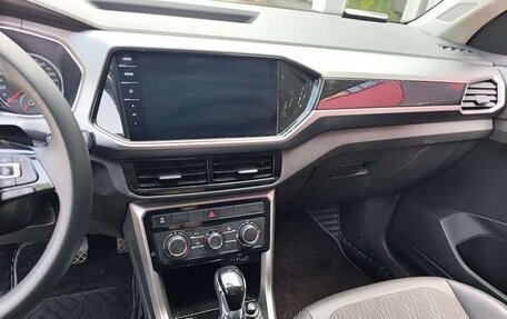 Volkswagen T-Cross I, 2023 год, 1 220 000 рублей, 13 фотография