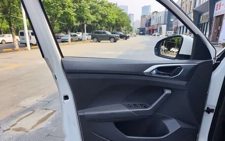 Volkswagen T-Cross I, 2023 год, 1 220 000 рублей, 16 фотография