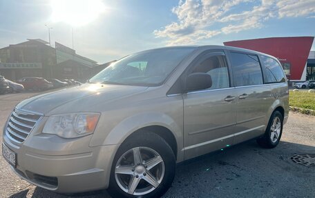 Chrysler Town & Country V рестайлинг, 2009 год, 1 200 000 рублей, 3 фотография
