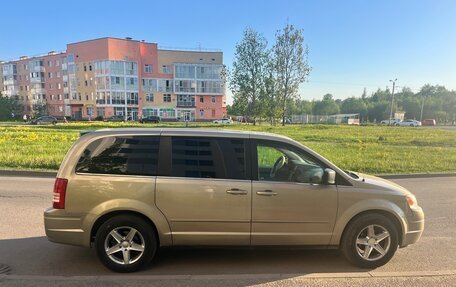 Chrysler Town & Country V рестайлинг, 2009 год, 1 200 000 рублей, 11 фотография