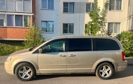 Chrysler Town & Country V рестайлинг, 2009 год, 1 200 000 рублей, 13 фотография