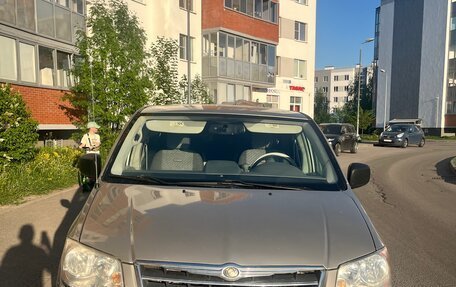 Chrysler Town & Country V рестайлинг, 2009 год, 1 200 000 рублей, 14 фотография