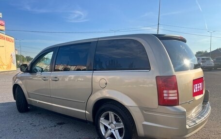 Chrysler Town & Country V рестайлинг, 2009 год, 1 200 000 рублей, 4 фотография