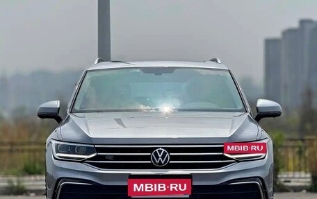 Volkswagen Tiguan II, 2023 год, 2 710 010 рублей, 2 фотография