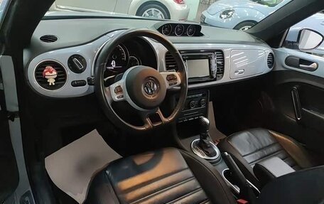 Volkswagen Beetle, 2019 год, 1 330 333 рублей, 10 фотография