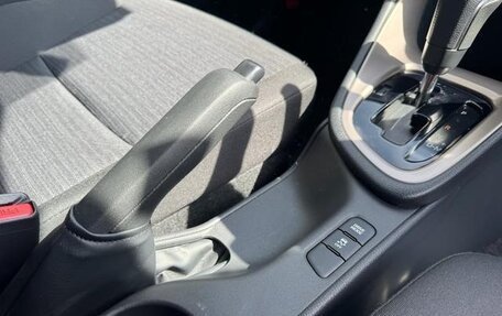 Toyota Yaris, 2022 год, 1 290 000 рублей, 19 фотография