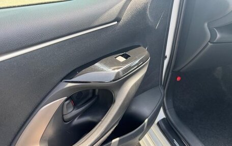 Toyota Yaris, 2022 год, 1 290 000 рублей, 30 фотография