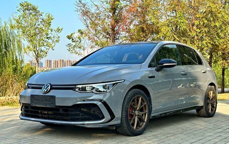 Volkswagen Golf VIII, 2023 год, 1 989 010 рублей, 1 фотография