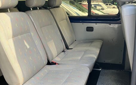 Volkswagen Transporter T5 рестайлинг, 2004 год, 720 000 рублей, 11 фотография