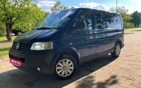 Volkswagen Transporter T5 рестайлинг, 2004 год, 720 000 рублей, 2 фотография