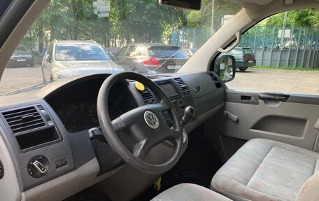Volkswagen Transporter T5 рестайлинг, 2004 год, 720 000 рублей, 13 фотография