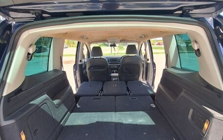 Volkswagen Sharan II, 2011 год, 970 000 рублей, 11 фотография