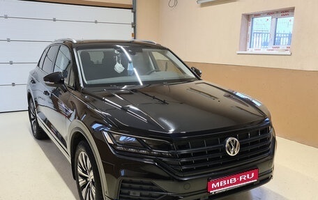 Volkswagen Touareg III, 2018 год, 4 500 000 рублей, 1 фотография