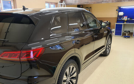 Volkswagen Touareg III, 2018 год, 4 500 000 рублей, 2 фотография
