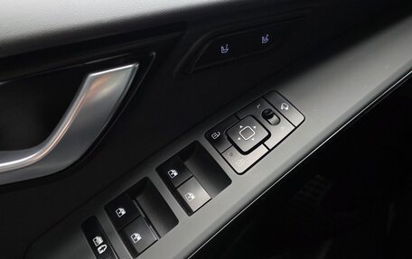 KIA Niro, 2023 год, 1 890 000 рублей, 16 фотография