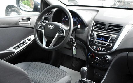 Hyundai Solaris II рестайлинг, 2016 год, 975 000 рублей, 10 фотография