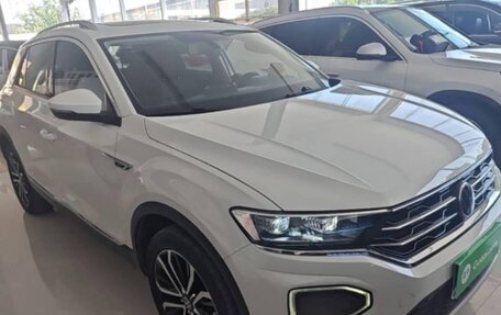 Volkswagen T-Roc I, 2021 год, 1 750 000 рублей, 3 фотография